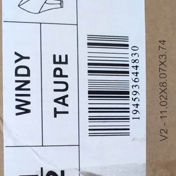 Ladies pupms - Picture 4 of 4